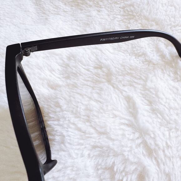 Milo Blue Oversized Oval Horn Rims Sunglasses - Picture 8 of 14